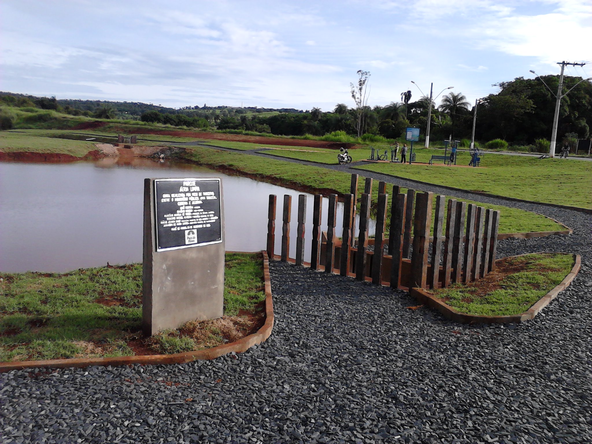 http://muspam.com.br/images/phocagallery/fotos_atualizadas/parque agua limpa_jan2013 2.jpg